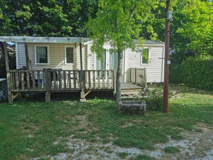 Camping pour 3 personnes, avec Terrasse ainsi que Jardin et Piscine