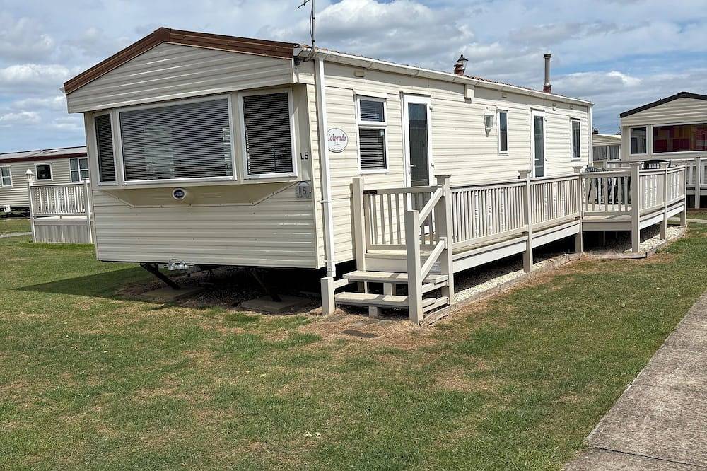 Family Owned Holiday Caravan, located 5 minutes walk from the Beach in Mablethorpe, Lincolnshire