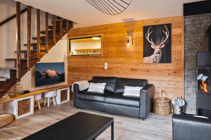 Gîte pour 10 personnes, avec vue et jardin, animaux acceptés à Pelvoux - 2