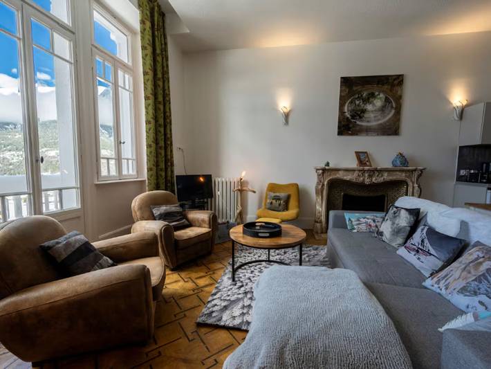 Apartamento entero, Amplio apartamento para 10 pers. con piscina interior, sauna y WiFi in Jausiers, Parque nacional de Mercantour