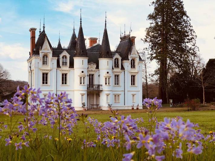 Chambre d’hôte pour 2 personnes, avec vue et piscine ainsi que jardin et terrasse dans la Loire - 2