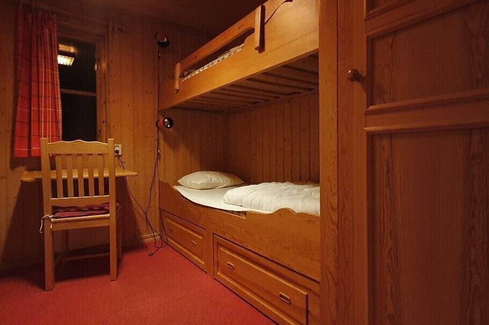 Sauna | Wi-Fi | Terrace | Wood stove | Cable Tv in Lofsdalen, Härjedalen