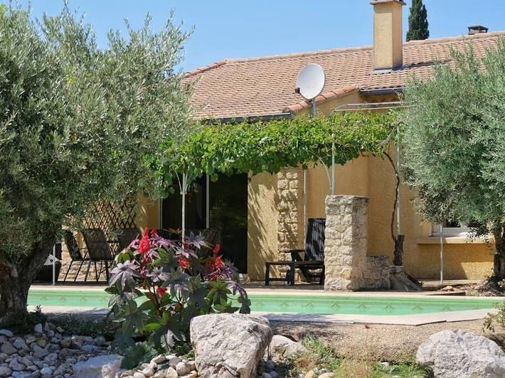 Location de vacances pour 6 personnes, avec piscine ainsi que terrasse et jardin à Monteux - 3