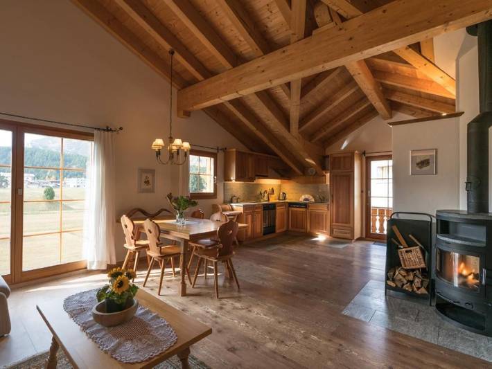 Ferienwohnung für 4 Personen, mit Balkon und Garten in Maloja