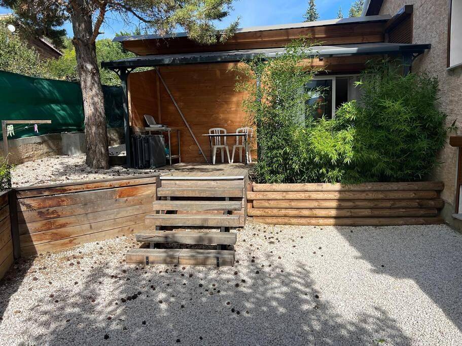 Appartement entier, One-Bedroom Apartment in Seyne-les-Alpes, Alpes-de-Haute-Provence