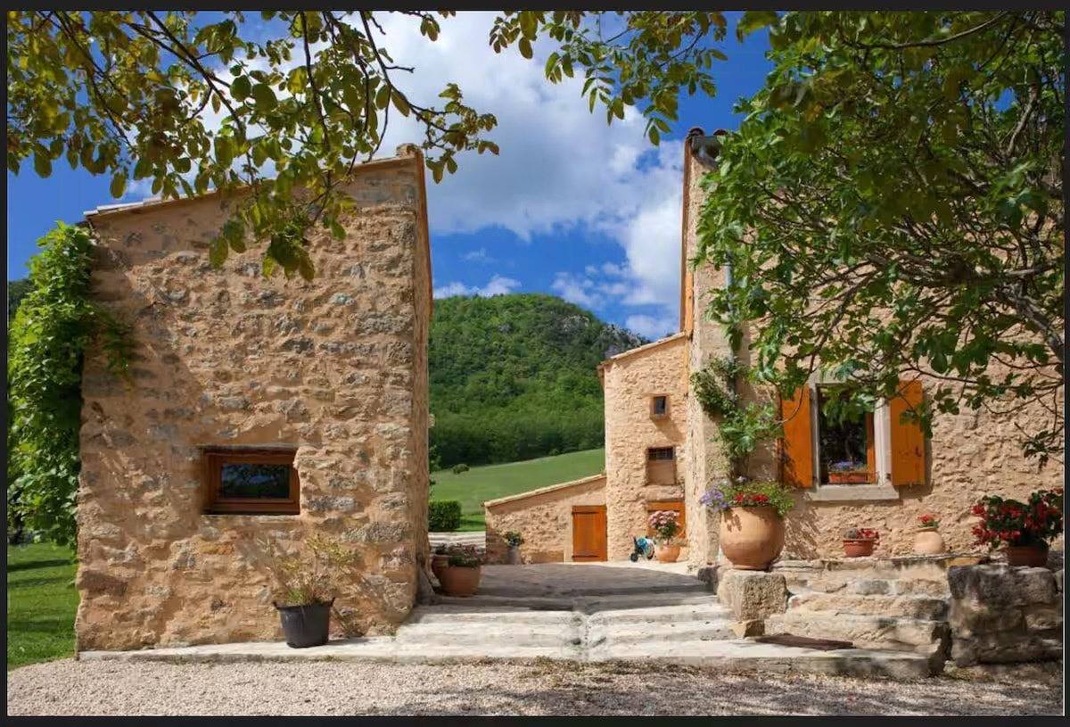 Cortijo renovado con piscina cerca de Bugarach in Bugarach, Parque Natural Regional Corbières-Fenouillèdes