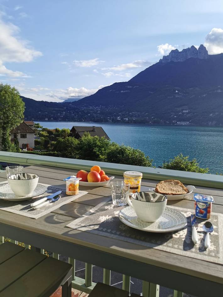 Gîte pour 2 personnes, avec vue sur le lac et balcon, animaux acceptés à Duingt - 2