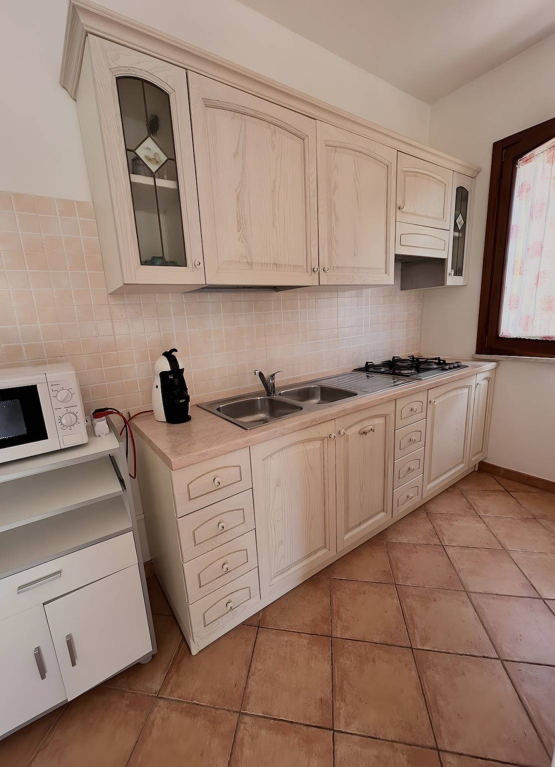 Appartamento intero, Villetta 'Rocco' con terrazza privata, giardino privato e aria condizionata in Spiaggia di Porto Pino, Porto Pino