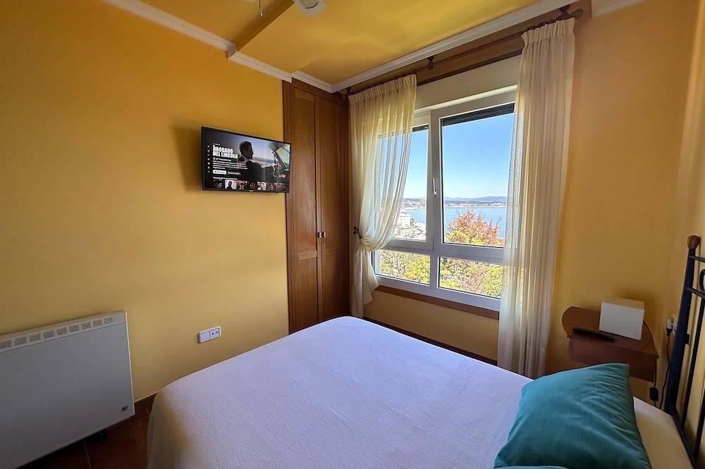 Entire apartment, Lovely 1-Bed Apartment in Portonovo, Spain in Portonovo, Sanxenxo