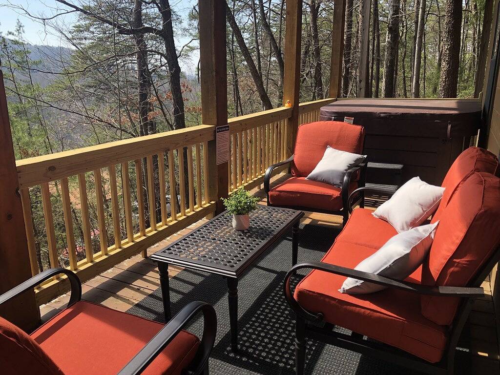 Great Mountain Views, Family Friendly, Hot tub, 5 miles to Downtown Blue Ridge in Cherry Log, Chattahoochee National Forest