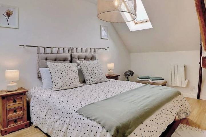 Location de vacances pour 5 personnes, avec terrasse et jardin, animaux acceptés à Sougéal - 2