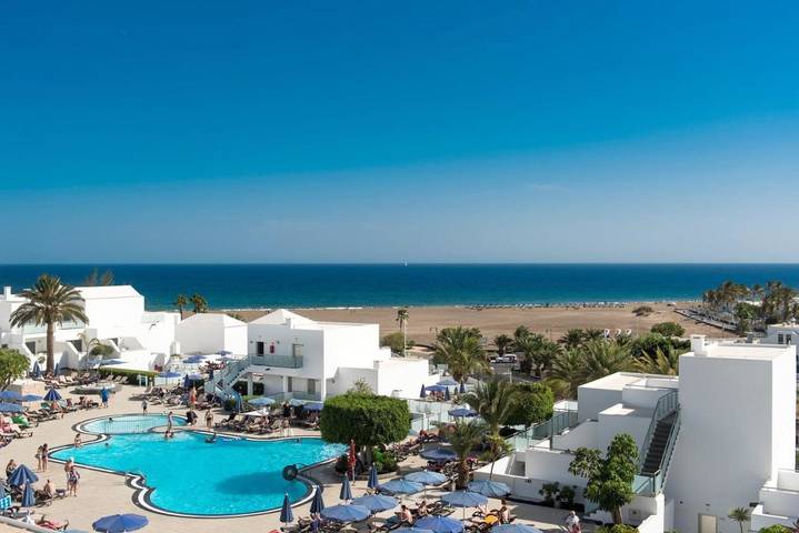 Resort for 10 people, with Hot tub and Terrace as well as Garden and Sauna in Lanzarote
