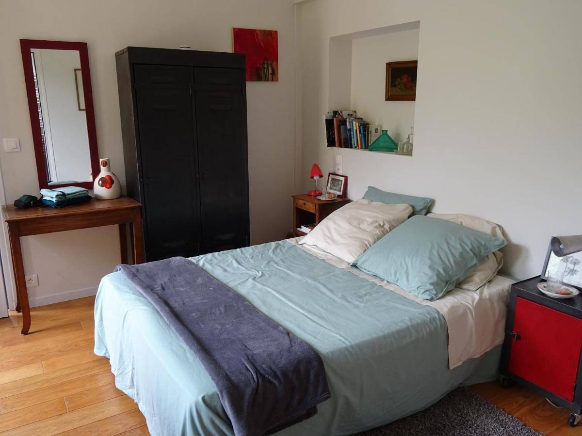 Double Room with Private Bathroom in Caen, Région de Caen