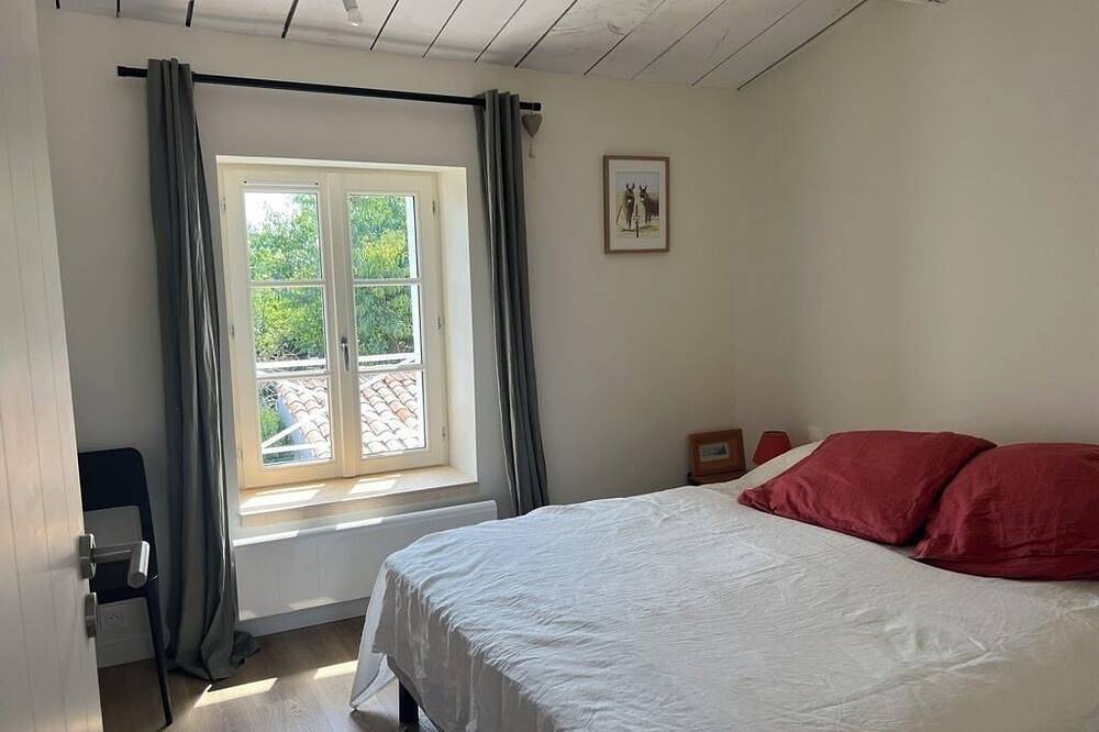 Loix- Jolie Maison de Village Pour 8/10 Pers, Rénovée, Jardin, 200m de la mer in Loix, Île de Ré