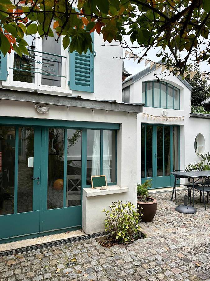 Petite maison calme dans un jardin in Bois-Colombes, Hauts-de-Seine