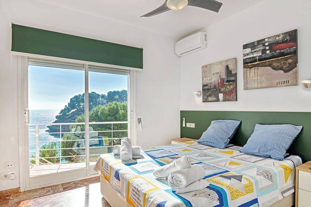 Family Only Villa \"Perla Del Mar\" with Sea View, Private Pool & Private Terraces in La Fustera, Benissa