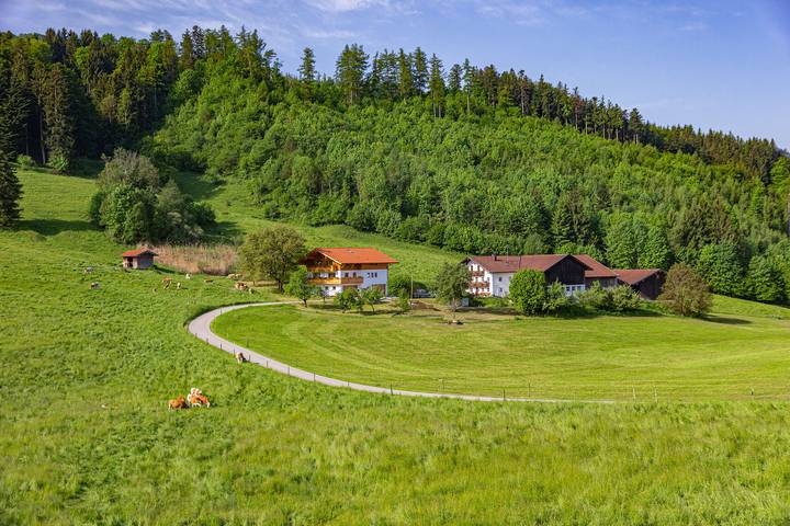 Ferienwohnung für 6 Personen, mit Balkon und Garten in Bernau am Chiemsee