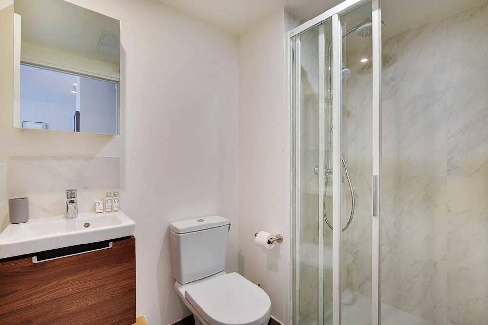 Apartamento entero, Studio Deluxe apartment with Wifi, Ac in wonderful Levallois-Perret in Levallois-Perret, Altos del Sena