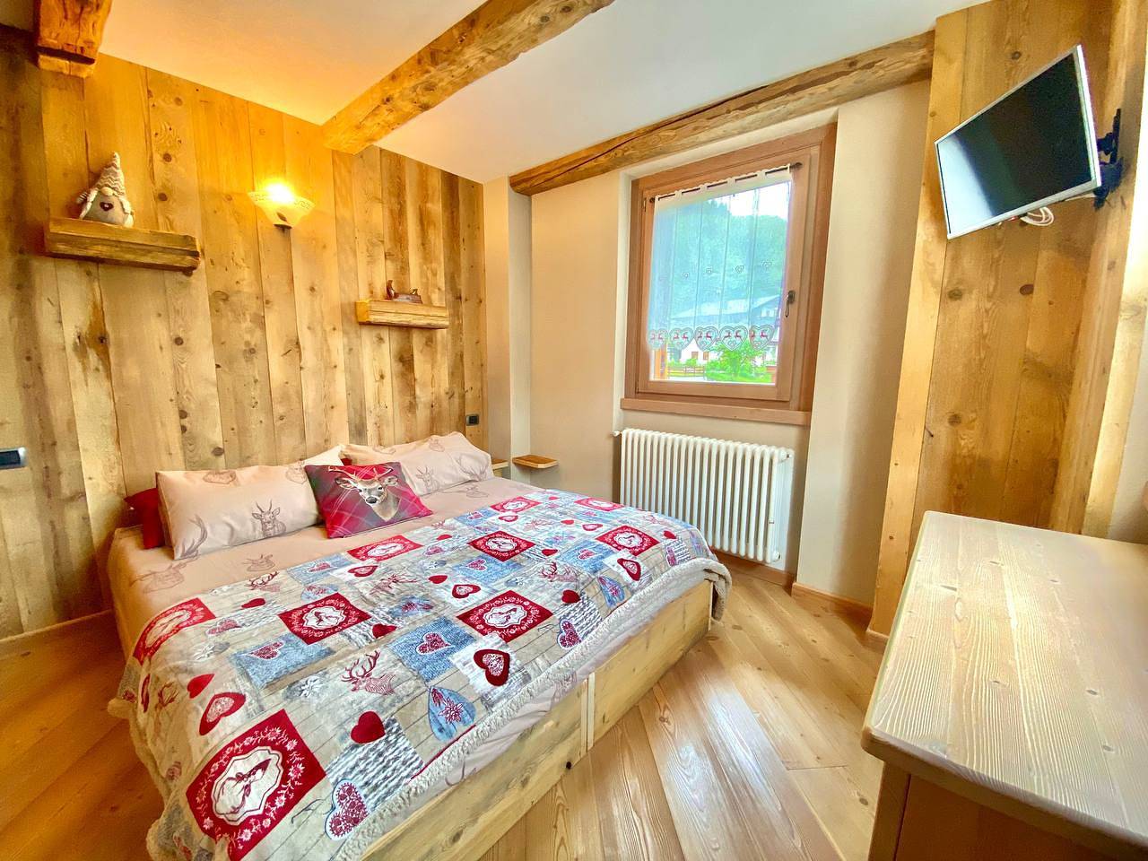 Apartamento inteiro, Apartamento de férias "Casa Clus Bormio 2" com vista para a montanha, 2 varandas e Wi-Fi in Valdisotto, Parque Nacional Stelvio