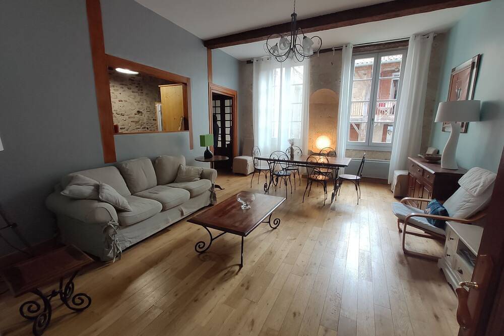 Appartement entier, Superbe Appartement Au Coeur De Lectoure in Lectoure, Gers
