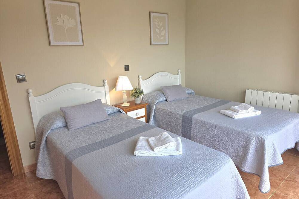 Ganze Wohnung, Apto 2 hab en la playa - Pineda 6402 in Noja, Kantabrische Küste