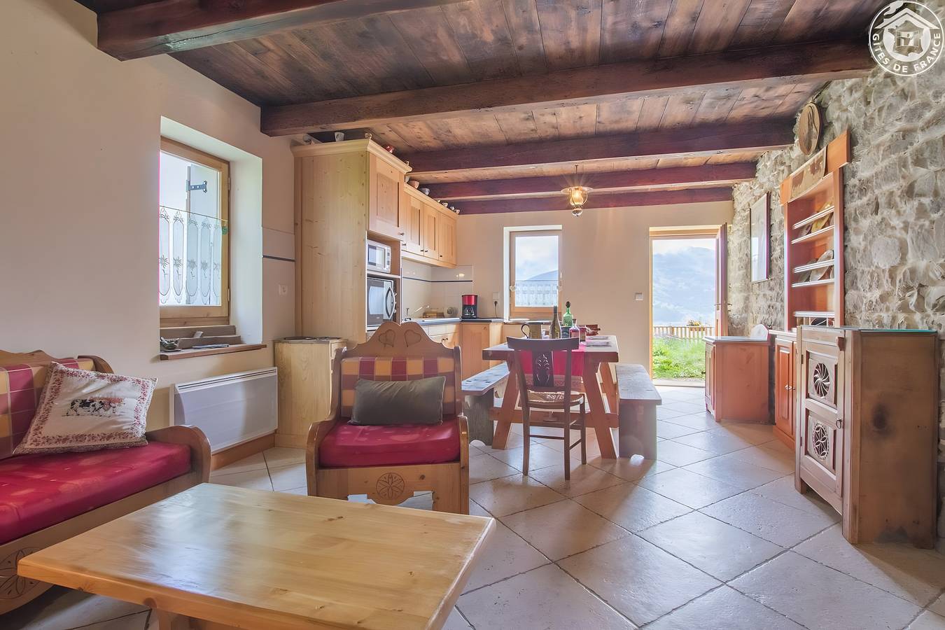 Ganze Wohnung, Chalet 'Le Lagopede' mit Bergblick und Wi-Fi in Montricher-Albanne, Region Saint-Jean-de-Maurienne