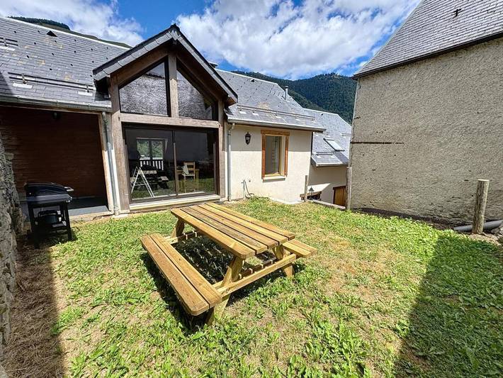 Location de vacances pour 10 personnes, avec vue et jardin à Benque-Dessous-et-Dessus - 2