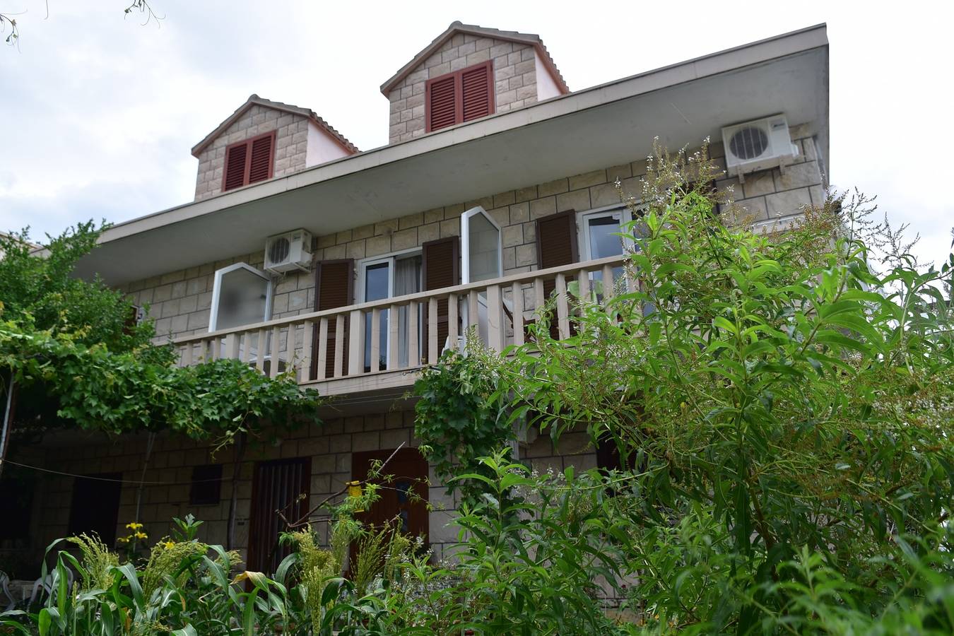 Ganze Wohnung, 2-Zimmer-Ferienwohnung mit Terrasse Povlja, Brac A-2922-d in Povlja, Brac