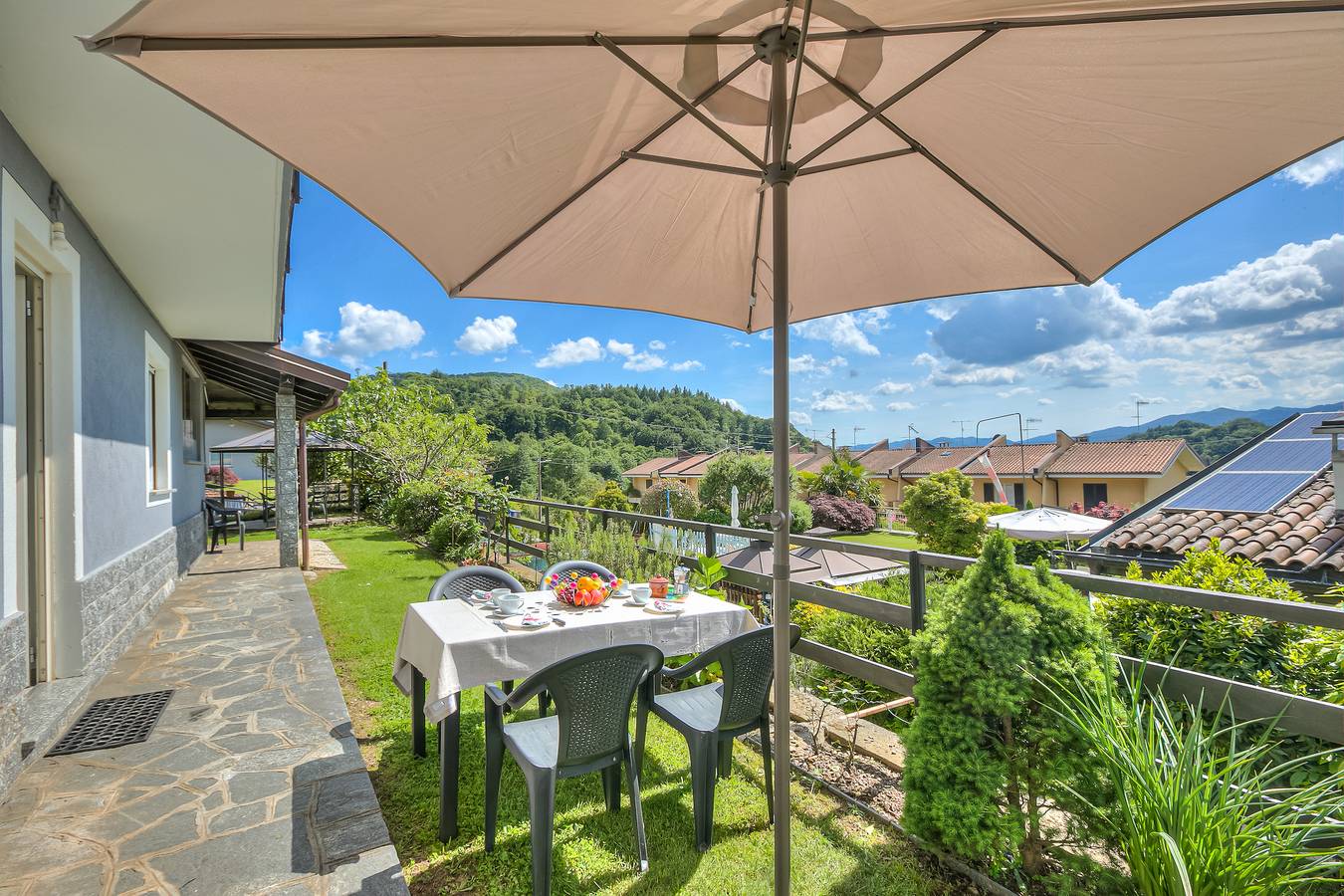 Ganze Wohnung, Zio Enry Terrace Apartment Orta Lake in Armeno, Comune di Armeno