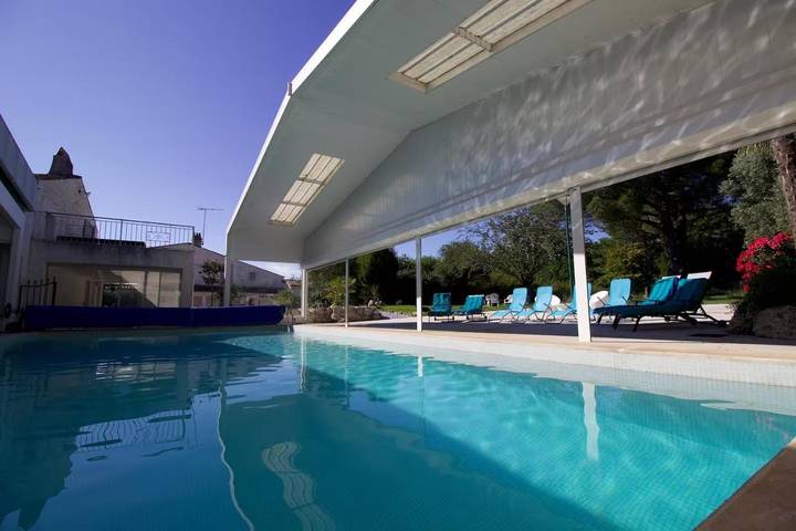 Location de vacances pour 18 personnes, avec piscine et vue ainsi que jardin et balcon à Saint-Sornin - 3