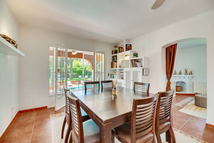 'Villa Tiphareth' mit privatem Pool, Wlan und Klimaanlage in Las Chapas, Marbella