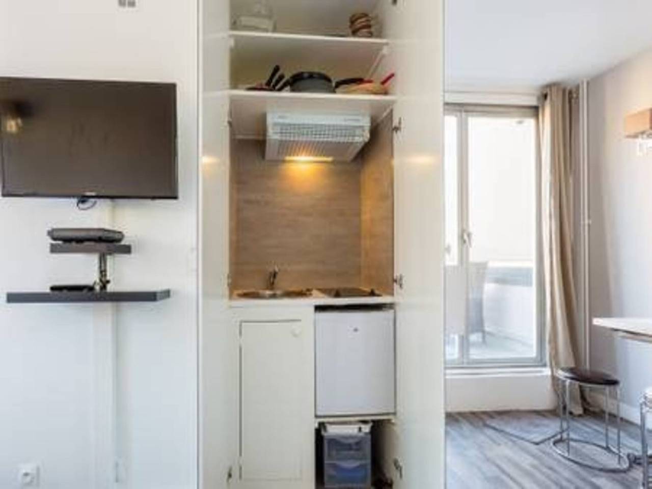 Entire apartment, Quiet studio - 4P - Saint-Lambert/Tour Eiffel in Paris, Ile de France