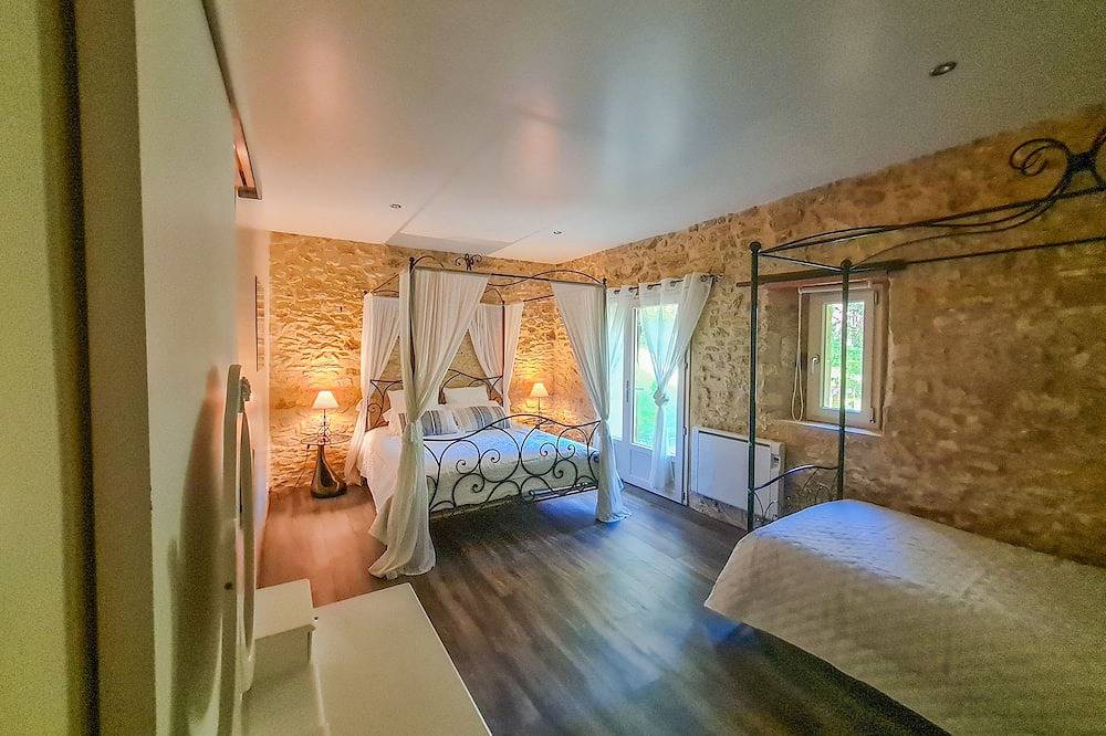Domaine de charme 5 ha, traiteur et activités + grange pour petits évènements in Gavaudun, Région de Villeneuve-sur-Lot