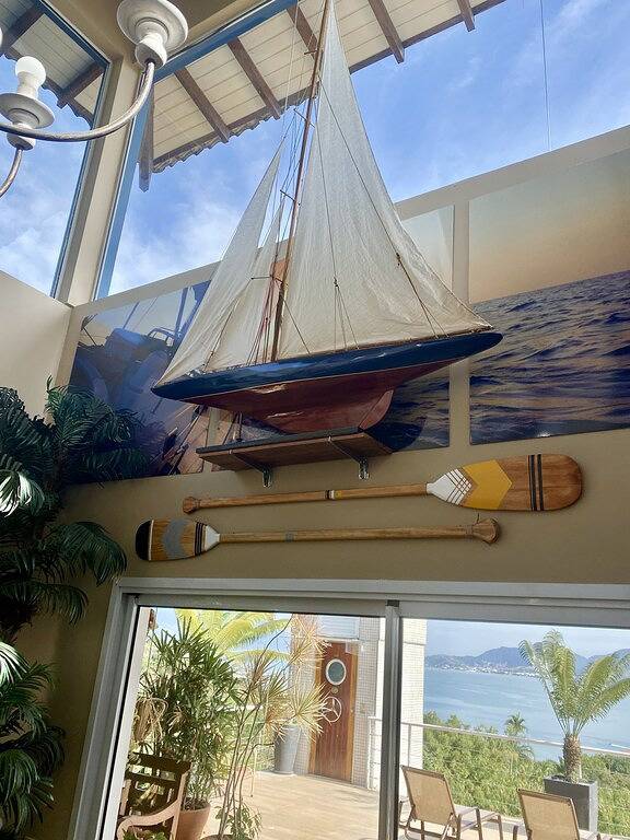 Luxus-Strandhaus mit Pool, Terrasse und Aufzug mit Blick auf das Meer in Ilhabela