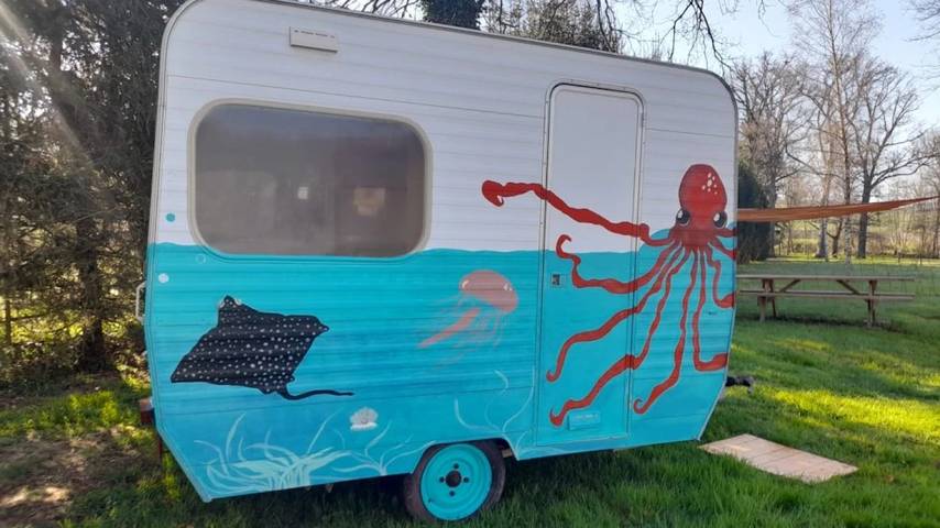 Camping pour 2 personnes, avec sauna dans Région de Besse-et-Saint-Anastaise