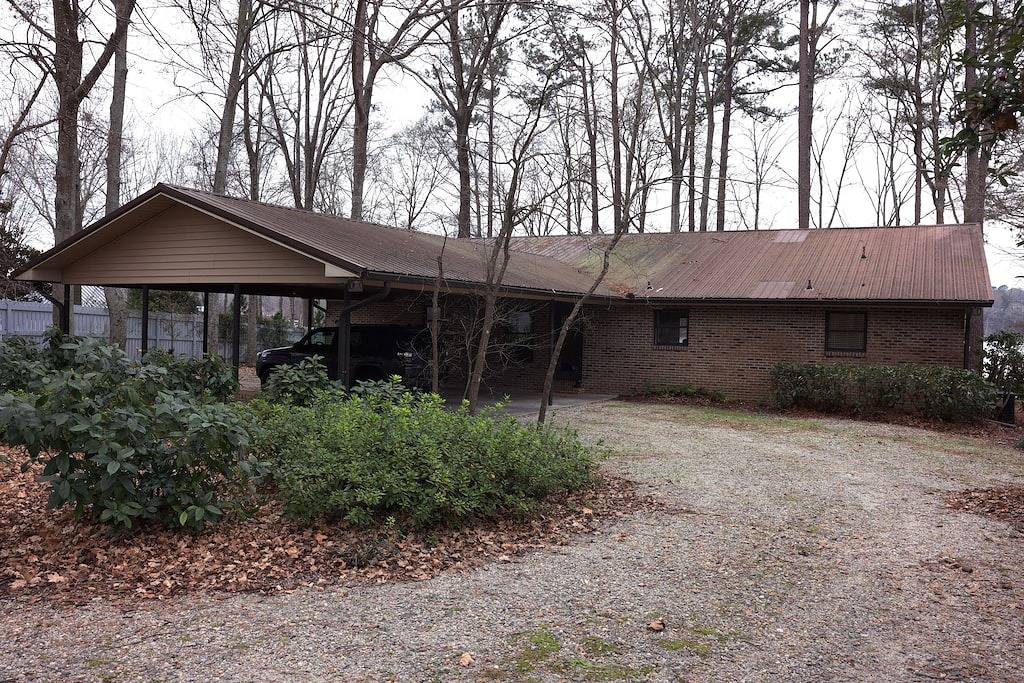 Lake Oconee Breathtaking Sunsets and Tons of Lake Frontage in Lake Oconee