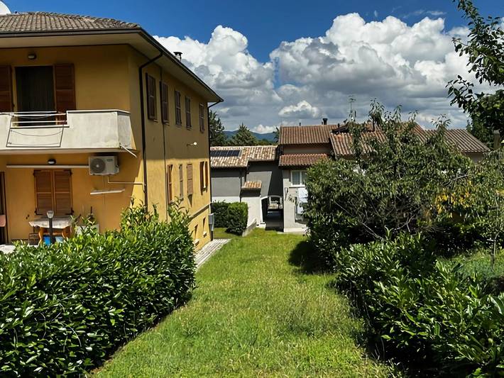 Gîte pour 5 personnes, avec balcon/terrasse et balcon, adapté aux familles à Esanatoglia