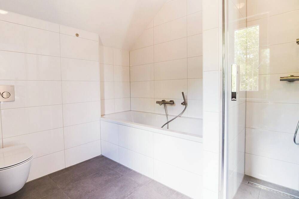 Prinsenvilla Wellness Waterfront – 4 Schlafzimmer / 4 Badezimmer in Maastricht, Hoge Kempen