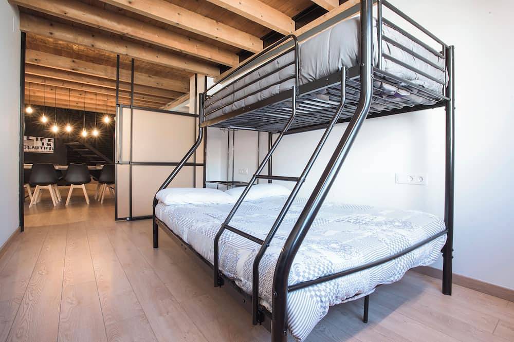 Entire apartment, Manresa industrial home in Manresa, Pla de Bages DO