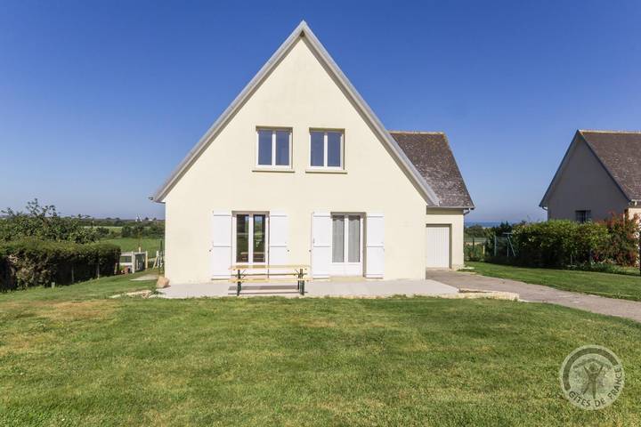 Gîte pour 9 personnes, avec terrasse et jardin
