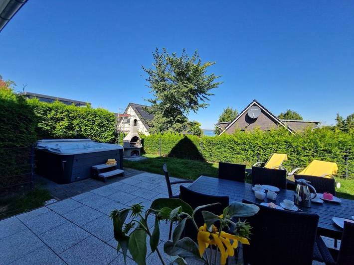 Ferienhaus für 9 Personen, mit Seeblick und Sauna sowie Terrasse und Garten, mit Haustier in Göhren-Lebbin - 2