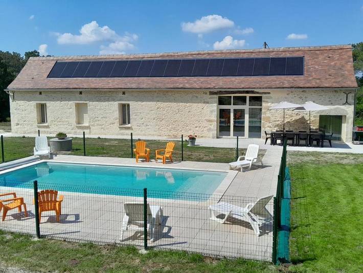Gîte pour 10 personnes, avec terrasse à Fraisse (homonymie)