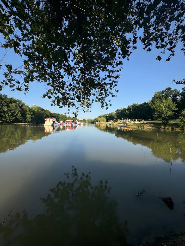 Chalet pour 5 personnes, avec vue sur le lac et jardin dans le Gers - 2