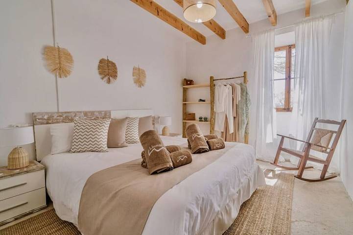 Llampí, Nature, swimming pool and Mallorcan charm in Llubí, Majorca Center