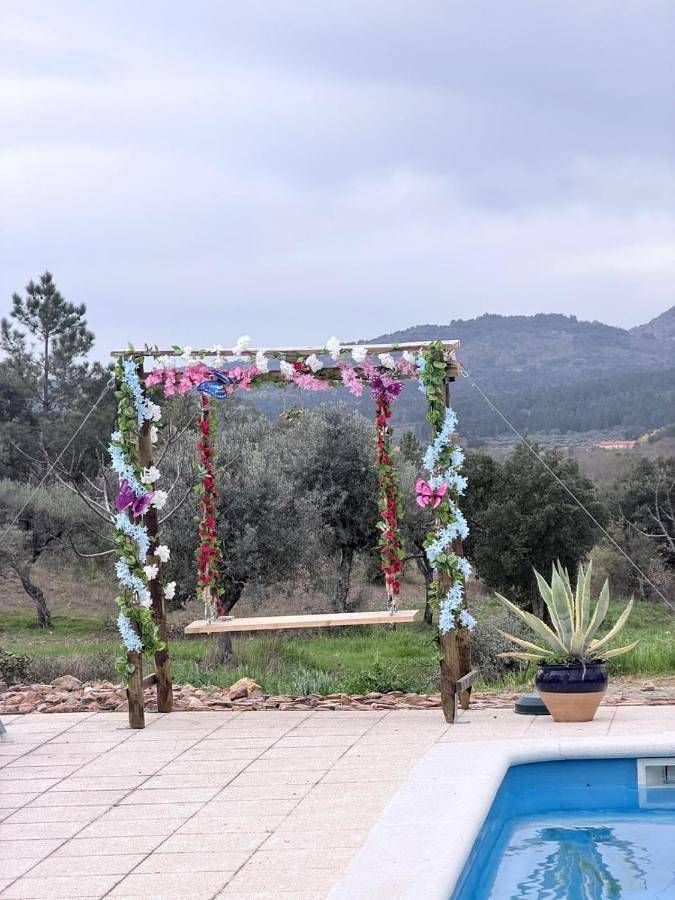 Location de vacances pour 3 personnes, avec vue ainsi que jardin et piscine à Monsanto - 3