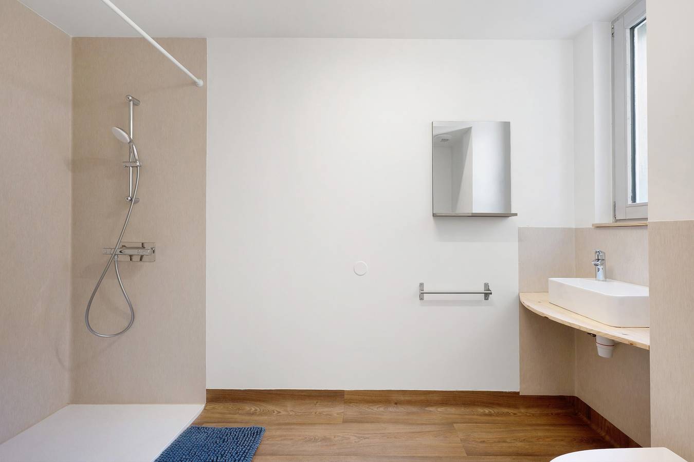 Chambre 6 – L’Auberge Le Toit Vert : Simplicité et convivialité en hyper centre in Moûtiers, Massif du Mont-Blanc