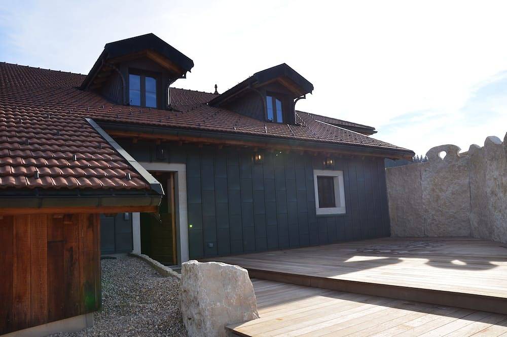 Haut jura Gîte 4 personnes Les Granges de la Croix Rouge in Les Moussières, Parc naturel régional du Haut-Jura