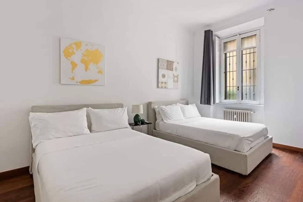Entire apartment, Apartment in Milan with 4 bedrooms sleeps 12 in Milan, Milan Province