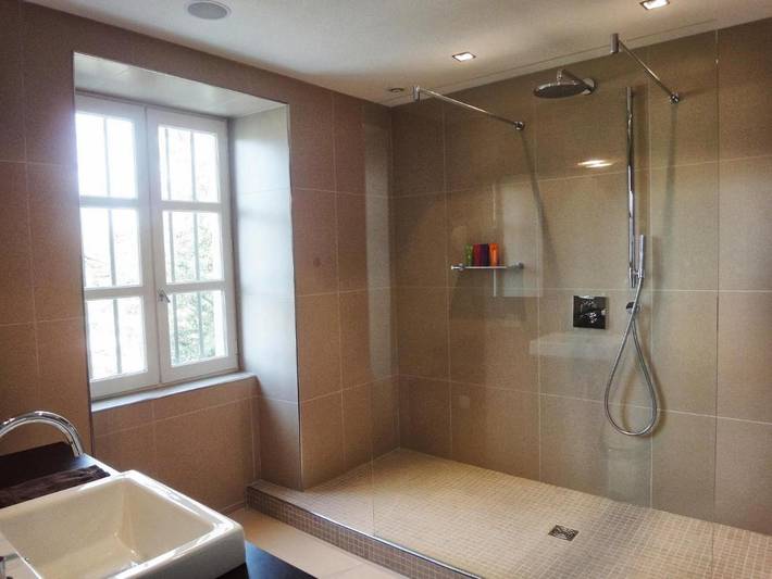 Location de vacances pour 12 personnes, avec piscine ainsi que terrasse et jacuzzi à Saint-Just-de-Claix - 2