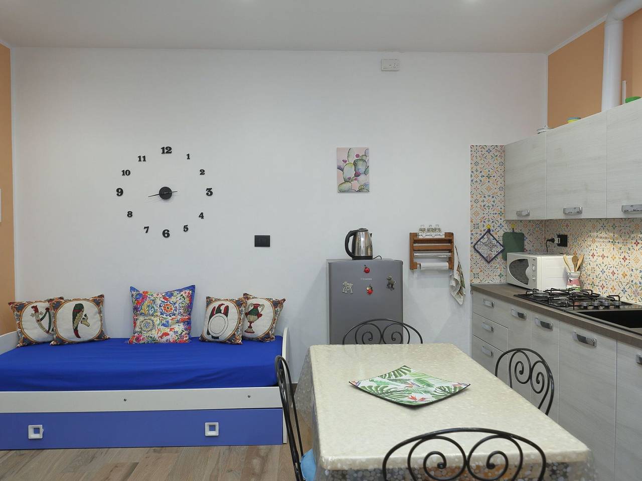 Apartamento entero, Apartamento en primera línea de playa con aire acondicionado y wifi, a 300 m de la playa in Cefalú, Cefalù (Municipio)